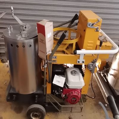 Straatstreepend thermoplastisch wegmarkeringsapparaat met 120L verf tank