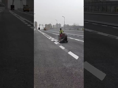 Stootmachine voor thermoplastische wegmarkering met stoel